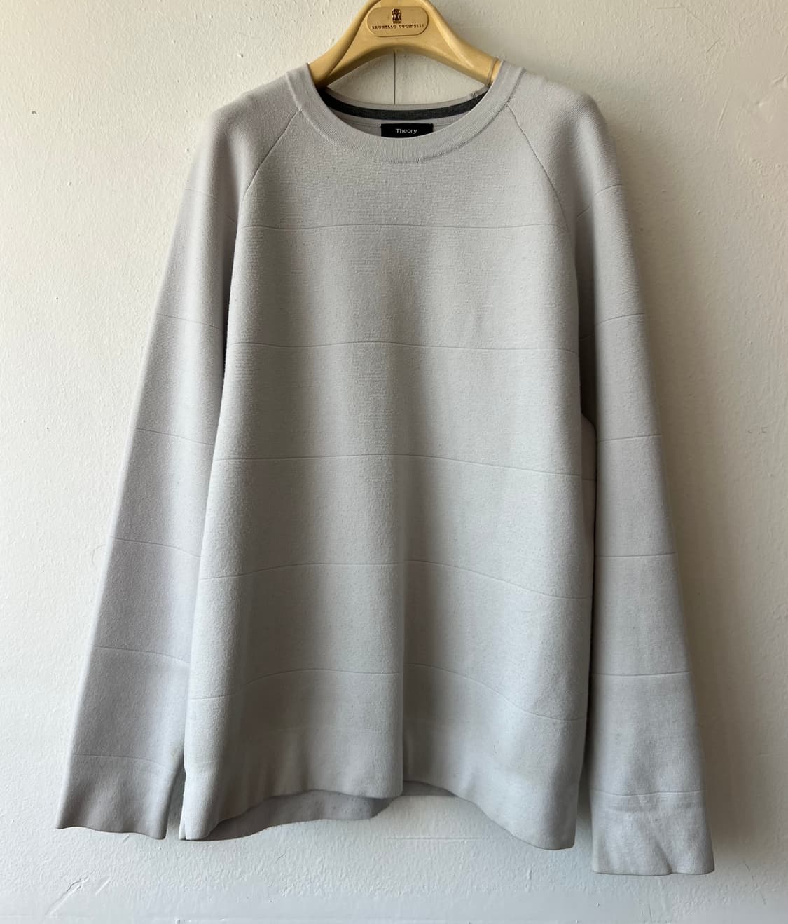 띠어리 남성 연그레이 라운드니트 
 상품이미지1