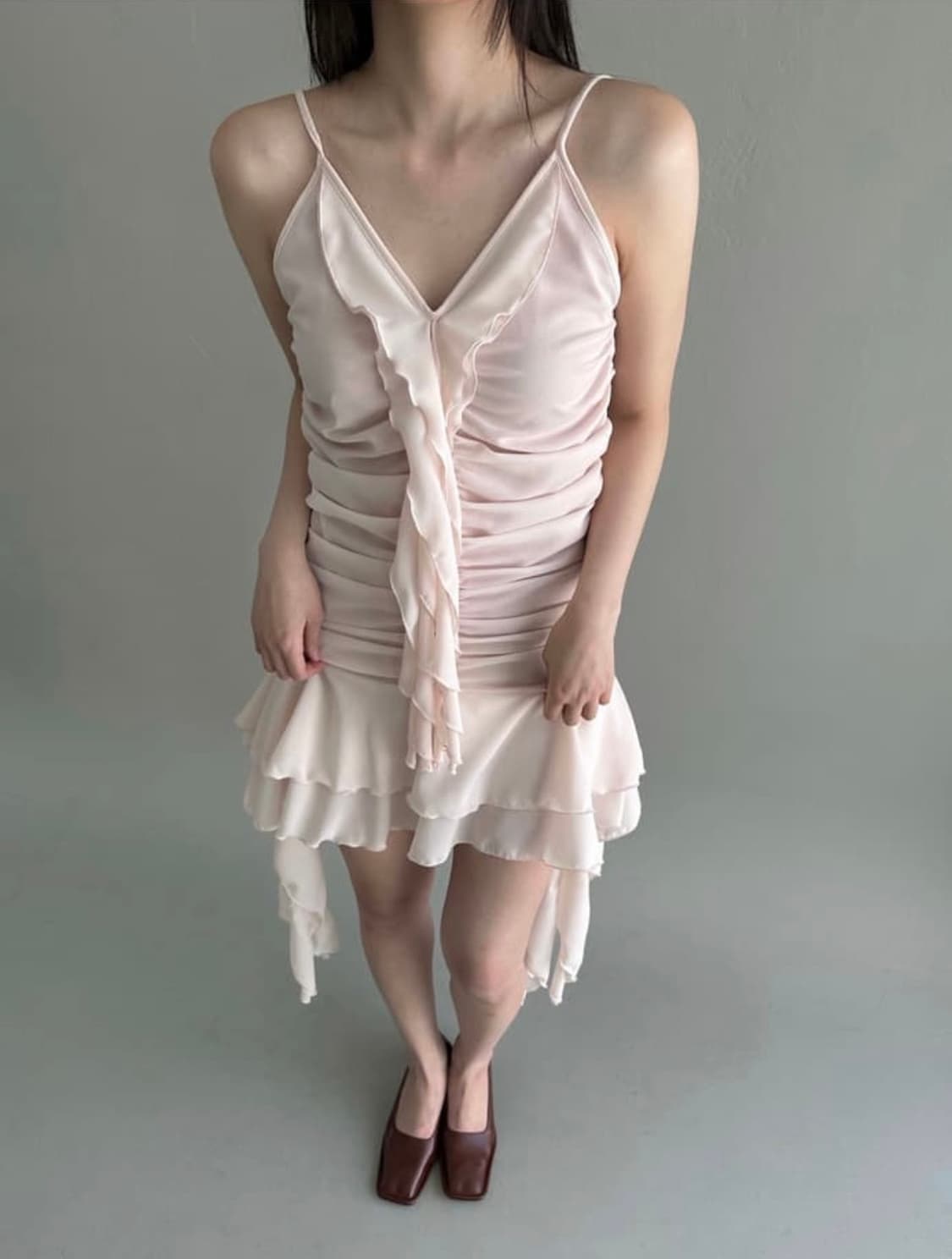 뉴얼린 벨 셔링 쉬폰 언발란스 드레스 피치핑크 상품이미지3