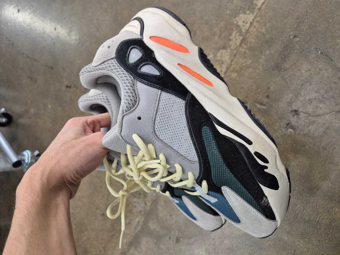 아디다스 이지부스트 700 웨이브러너 270 상품이미지3