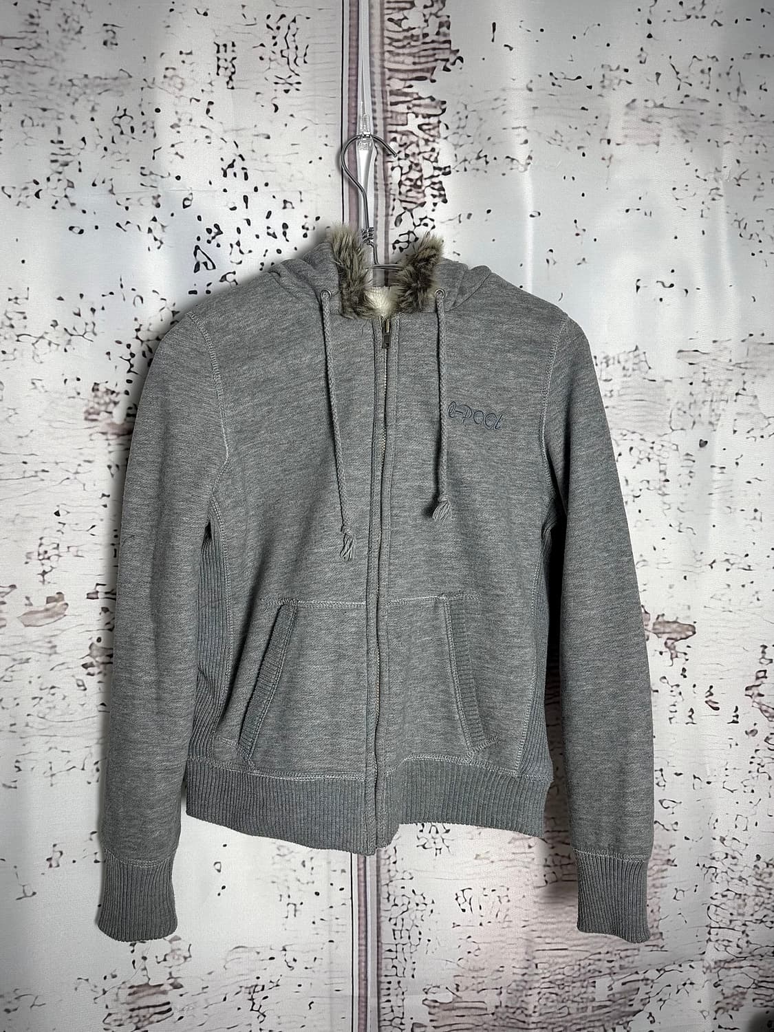 Gray Zip-Up Hoodie 상품이미지1