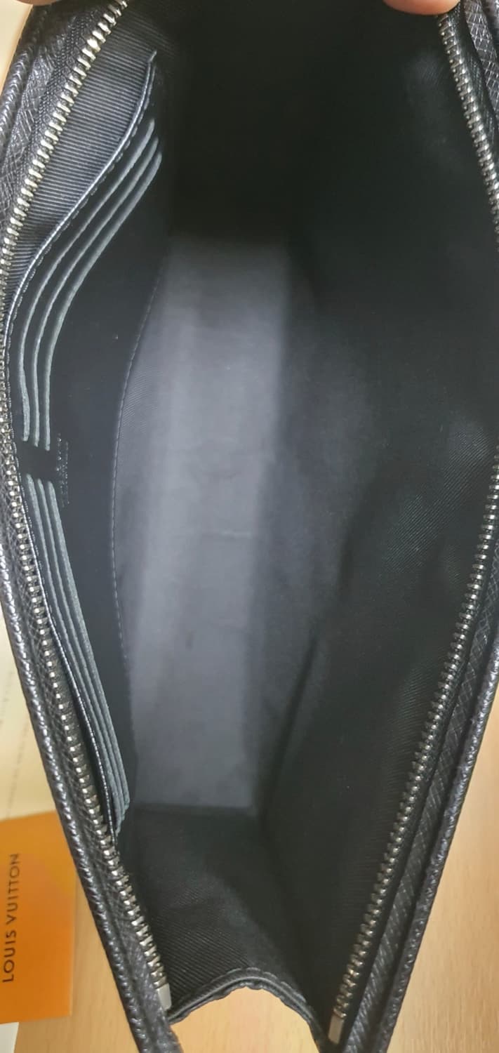 루이비통 포쉐트 보야주 타이가 클러치백 정품S급(감정O) 상품이미지9