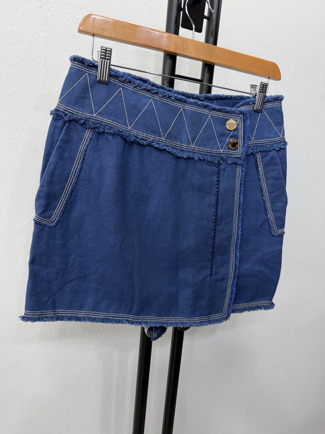 정품) BIRD 버드 한섬 데님느낌 컷오프 스커트 67(28) 상품이미지2