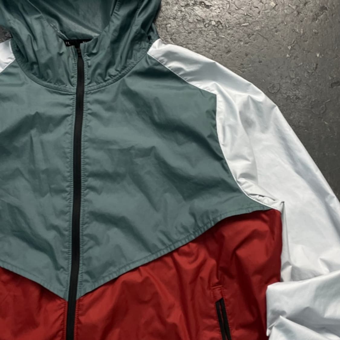 100 나이키 쉴드 트레일 런닝 바람막이 상품이미지2