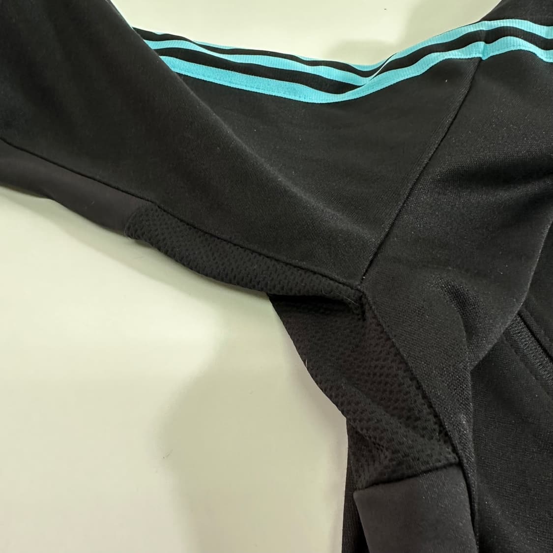 100 아디다스 블랙 민트 트레이닝 트랙탑 집업 져지 상품이미지5