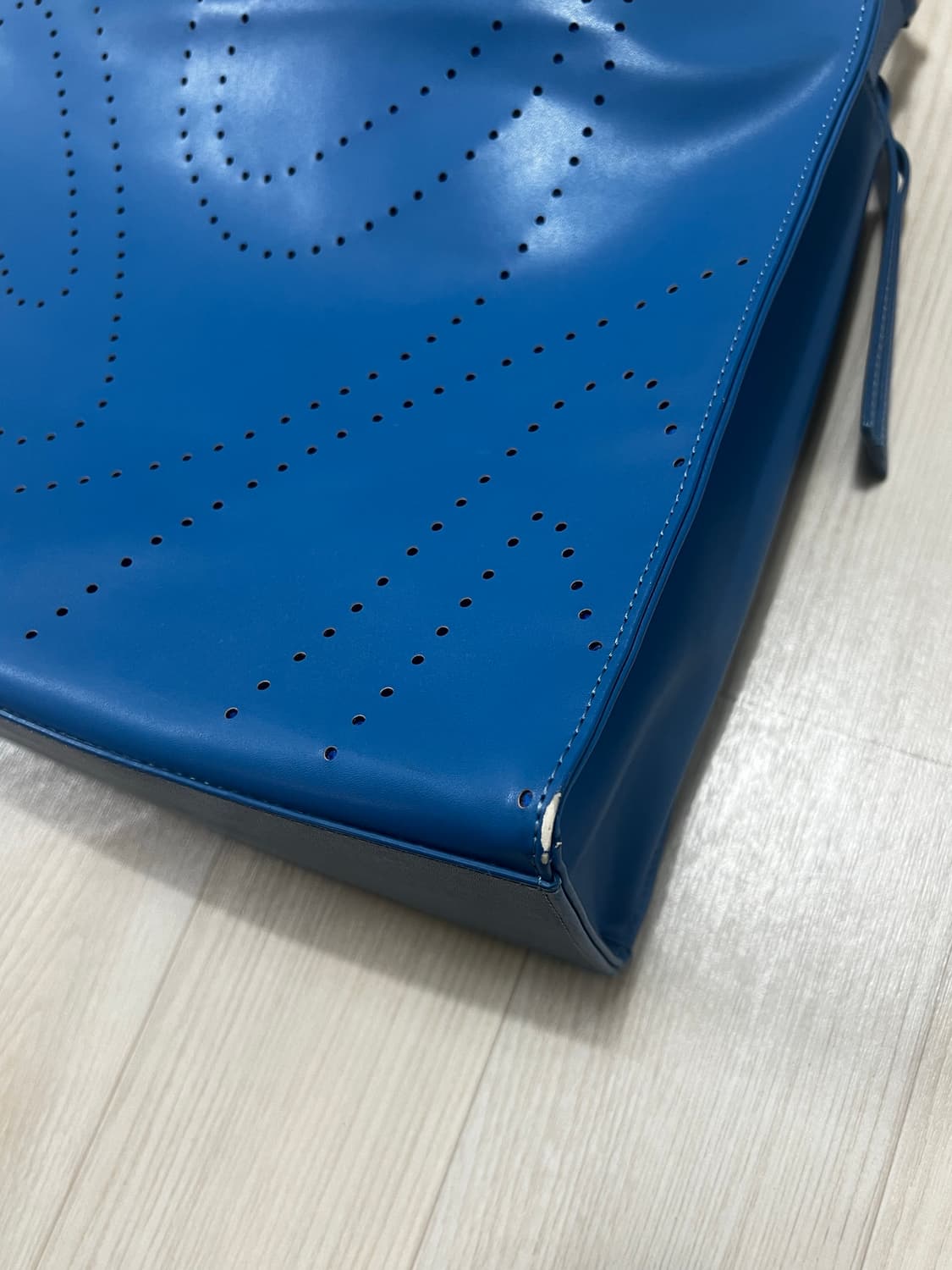 애드오프 PUNCHING LOGO BAG BLUE 상품이미지6