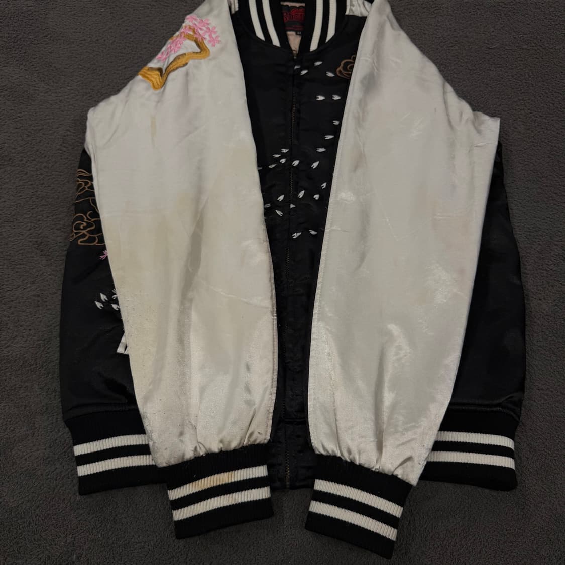 [ 정품/M ] ROGUES 잉어 사쿠라 자수 스카잔 자켓 상품이미지9