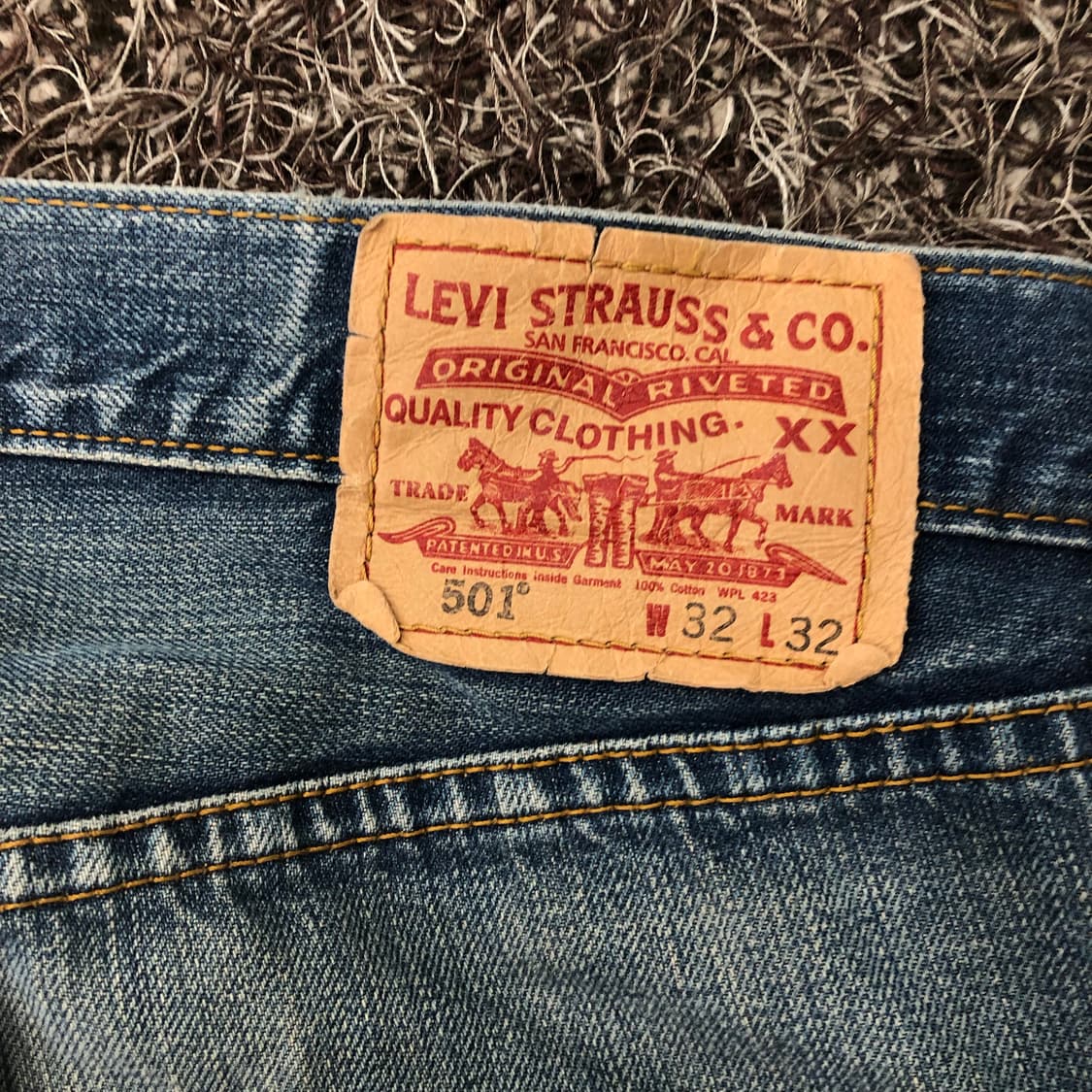 32 리바이스 501 워싱 데님 팬츠 상품이미지4