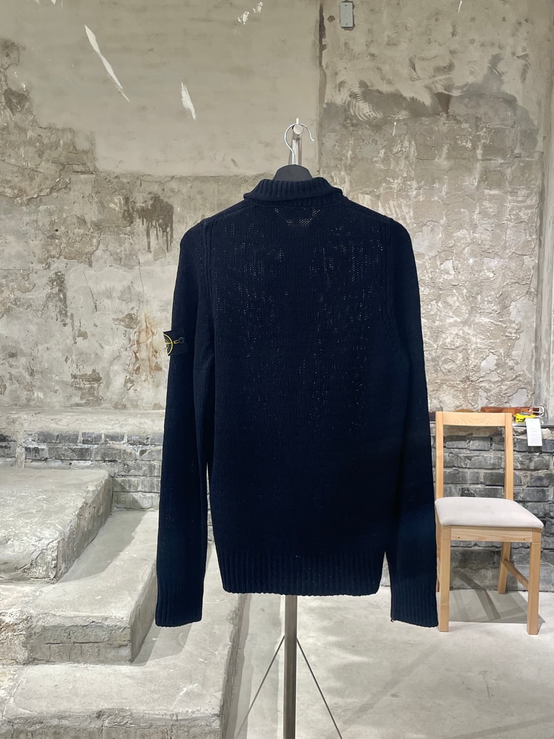 스톤 아일랜드 다크 네이비 와펜 하프 집업 모크넥 니트 상품이미지6