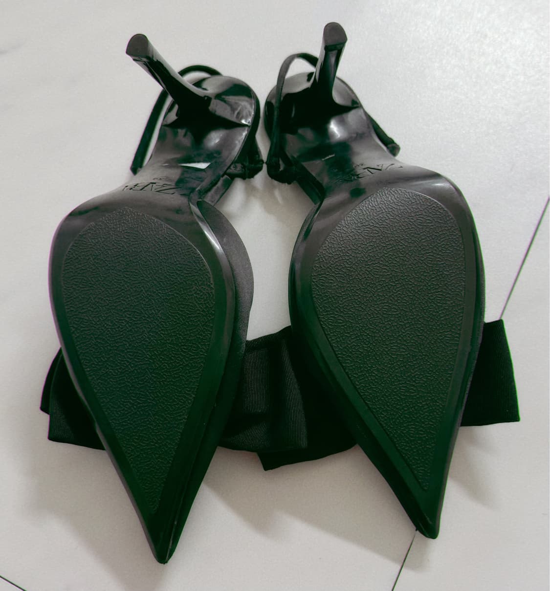 ZARA 블랙 리본 포인트 슬링백 39 정품 상품이미지6