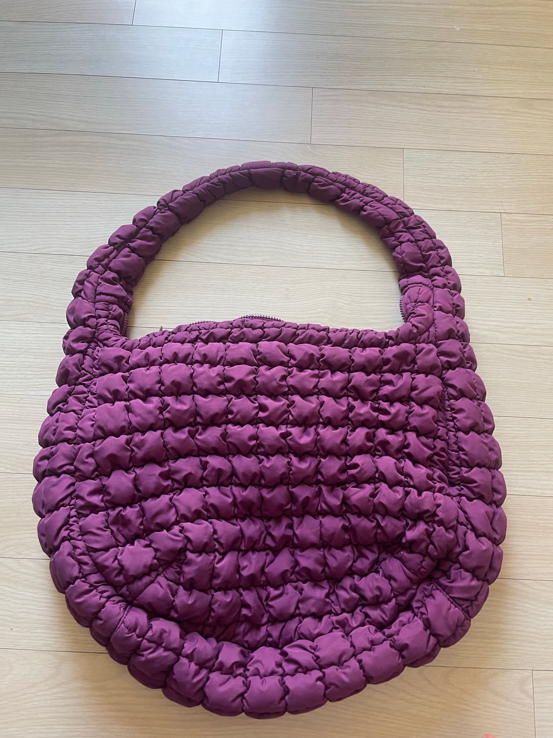 코스 오버사이즈 퀼팅백 퍼플 상품이미지2