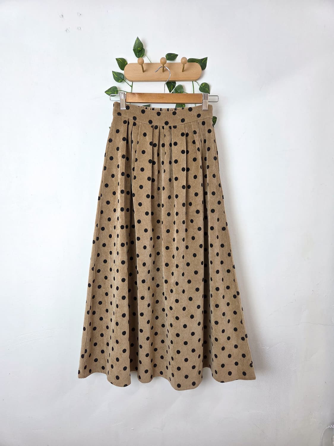 도트 코듀로이 롱스커트 상품이미지1