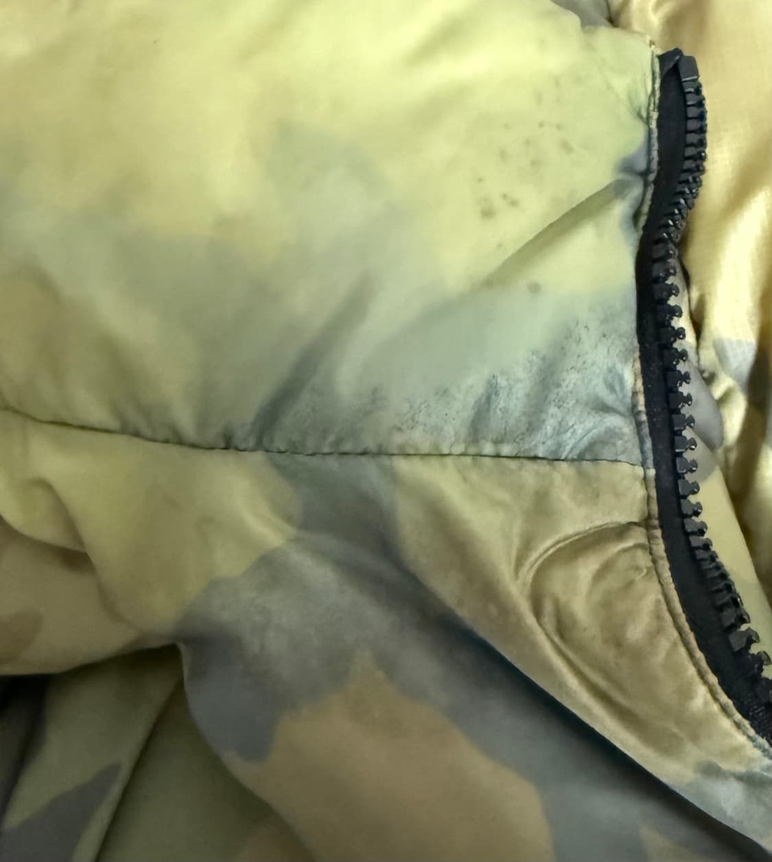 노스페이스 카모 센터로고 눕시 700 패딩 상품이미지7