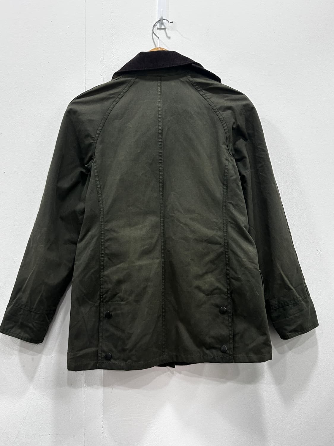 바버 왁스 자켓 다크 올리브 여성 55사이즈 상품이미지4