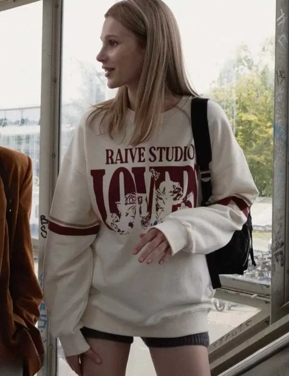 24FW 레이브 맨투맨 상품이미지2