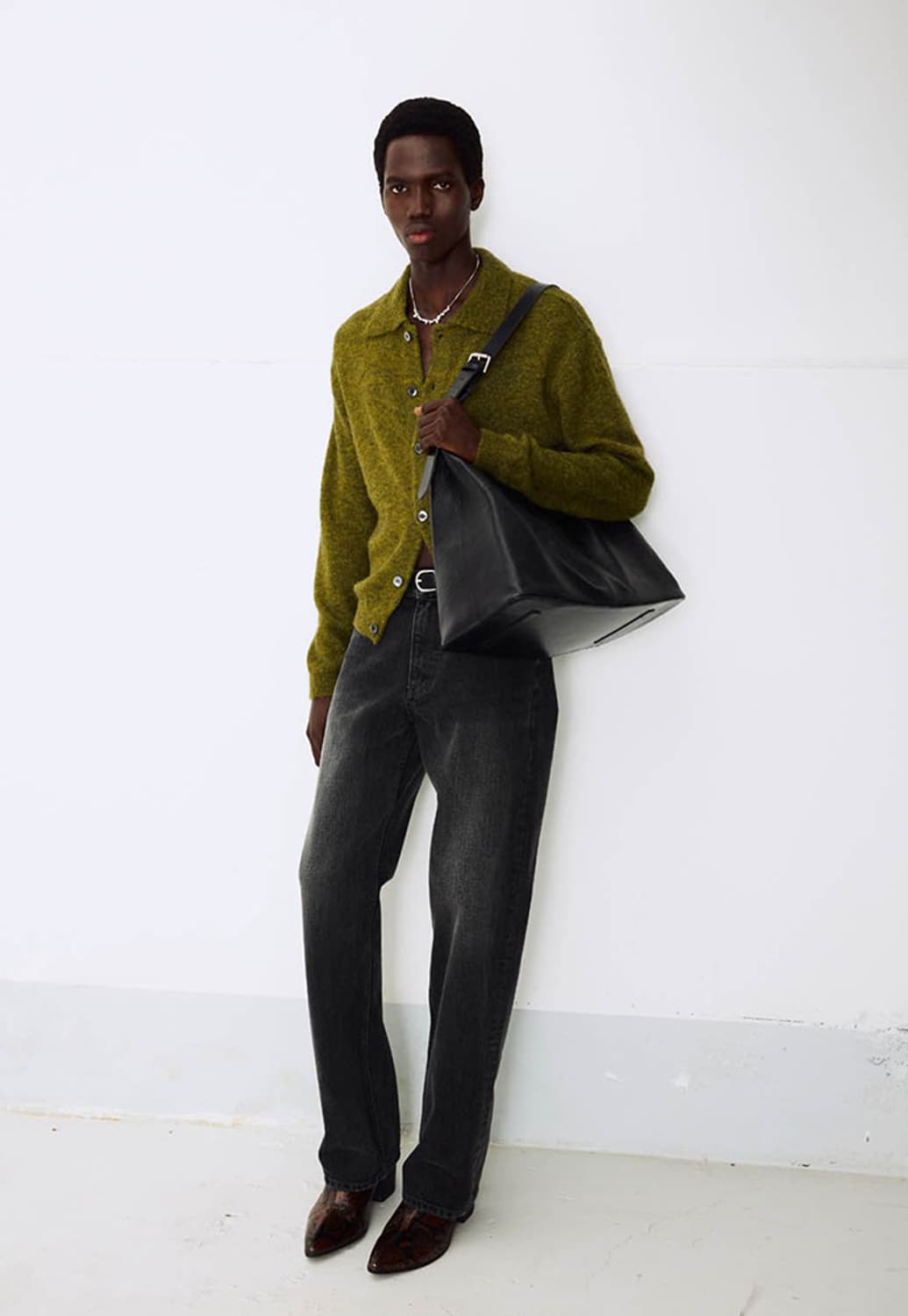 토니웩 풀 그레인 레더 숄더백 라지 판매합니다. 상품이미지2