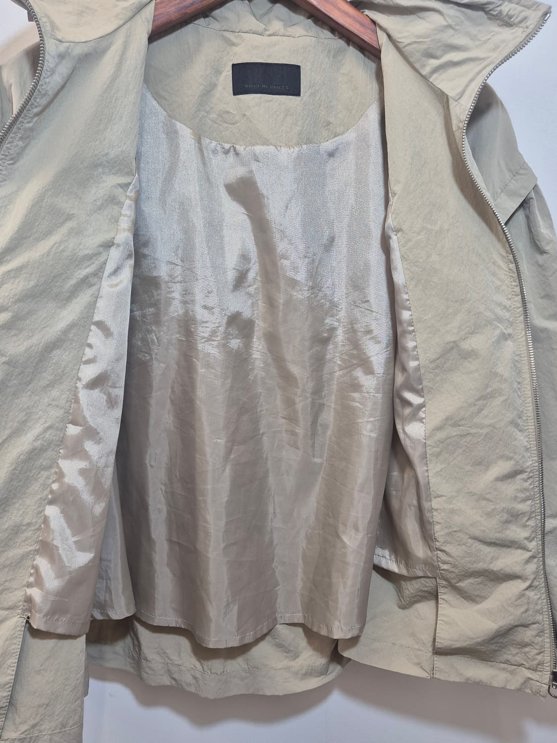 voive  of  voices  가볍고 시원한 소재로 제작된 바람막이  상품이미지6