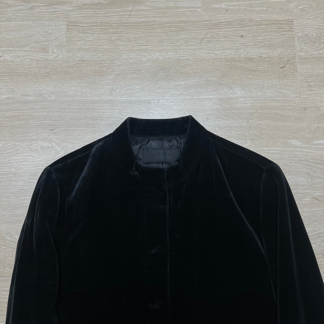 한섬 타임 여성 차이나카라 싱글 벨벳자켓 [블랙] 82-94-160 상품이미지2
