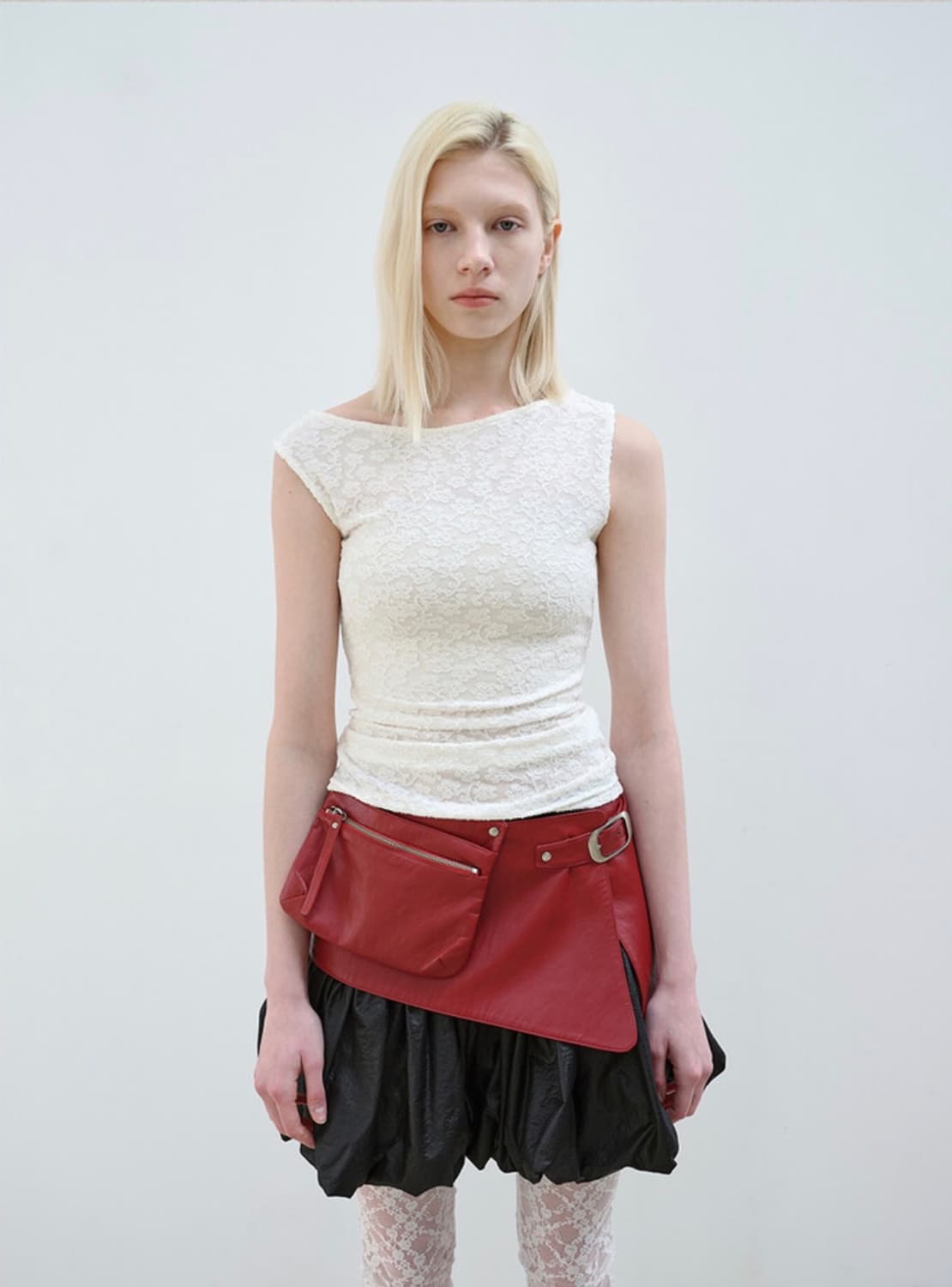 FLORAL UNBALANCE SLEEVELESS TOP 상품이미지1