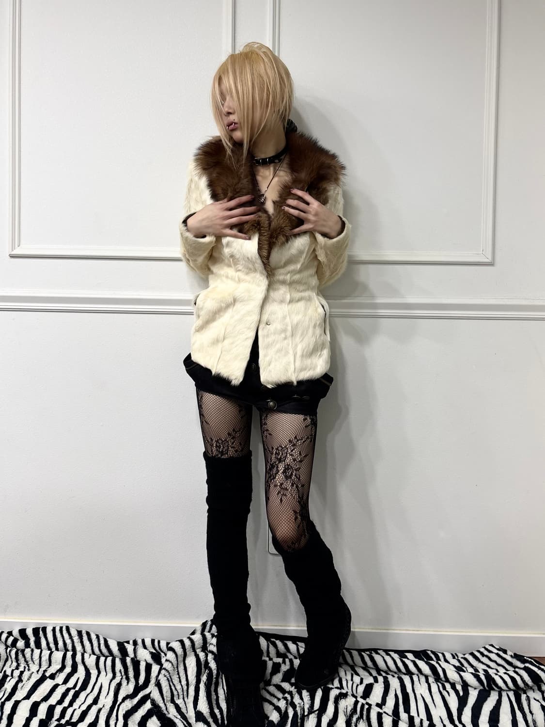 Gal Mood KidLamb White Fur Jacket 상품이미지3