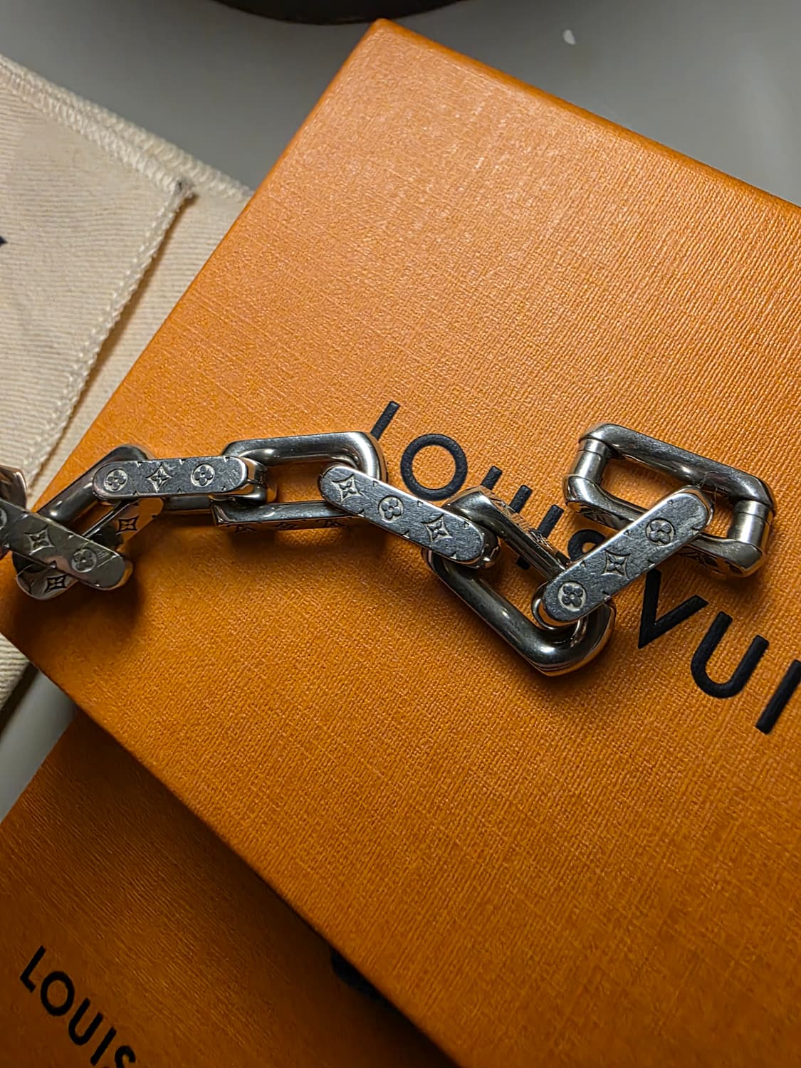 [새상품급,m]23ss 루이비통 버질아블로 체인팔찌 상품이미지4