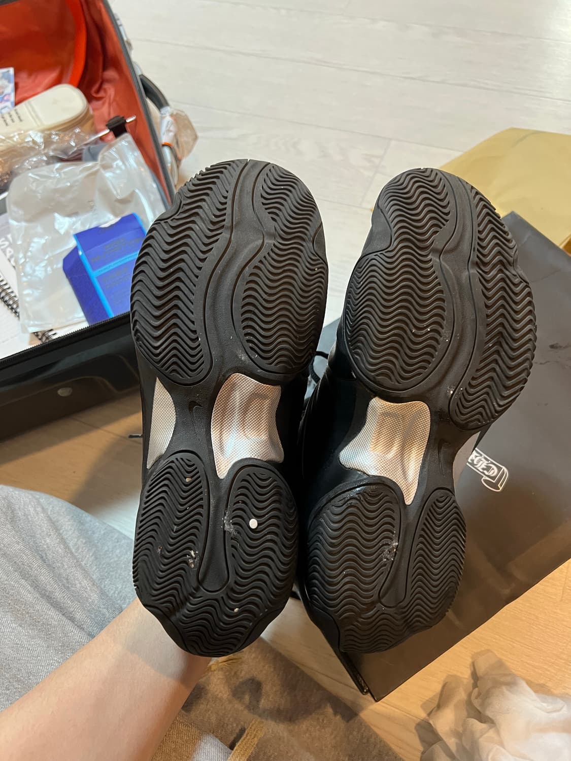 나이키 슈프림 에어 줌 코즈포짓 블랙 275 상품이미지7