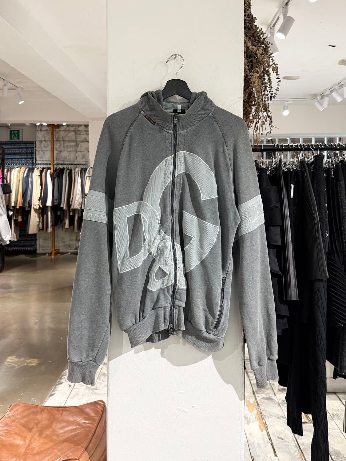 돌체앤가바나 그레이 빅 로고 후드 집업 상품이미지1