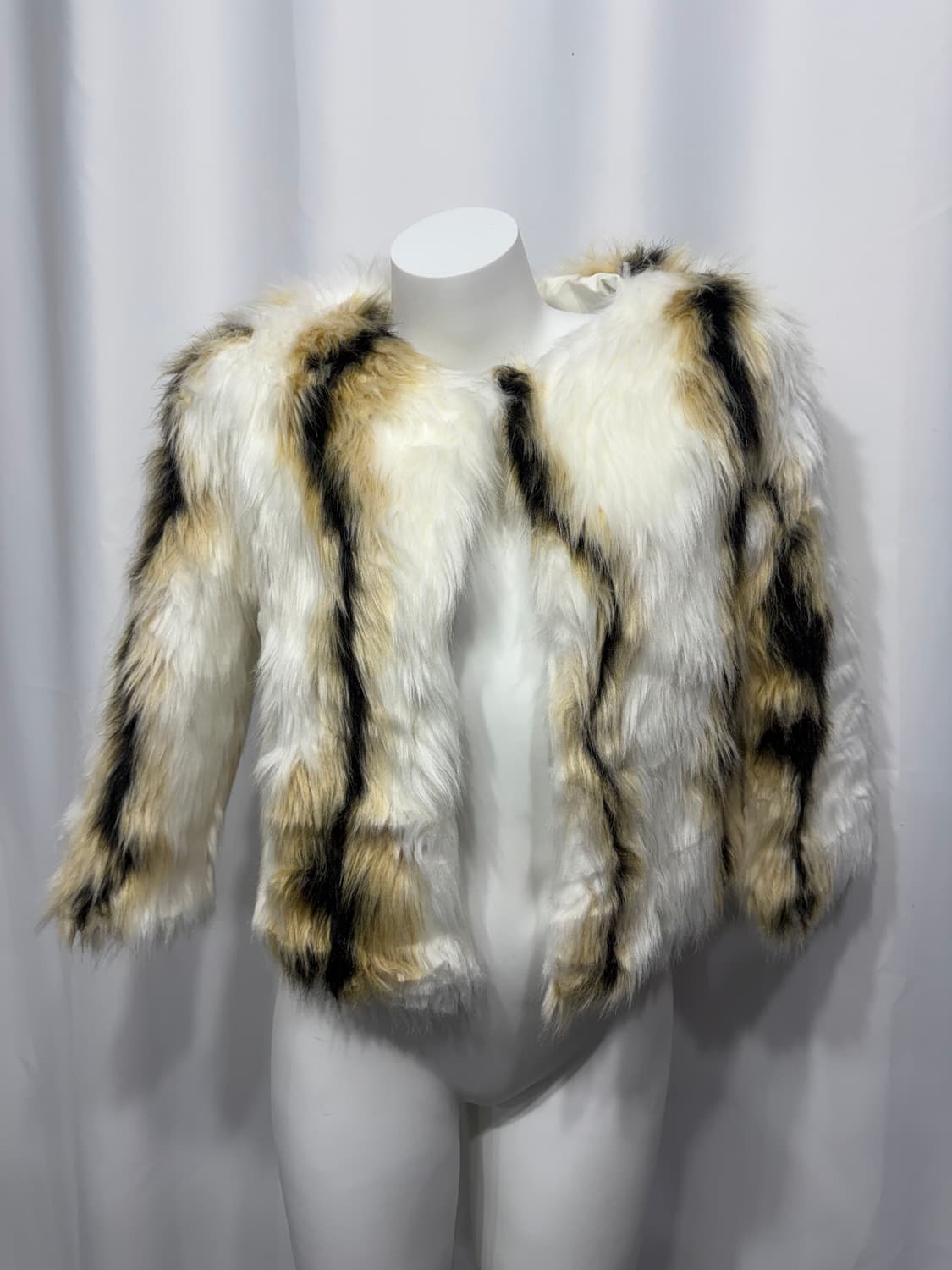 🎸화이트 스트라이프 퍼 자켓🎸 상품이미지5