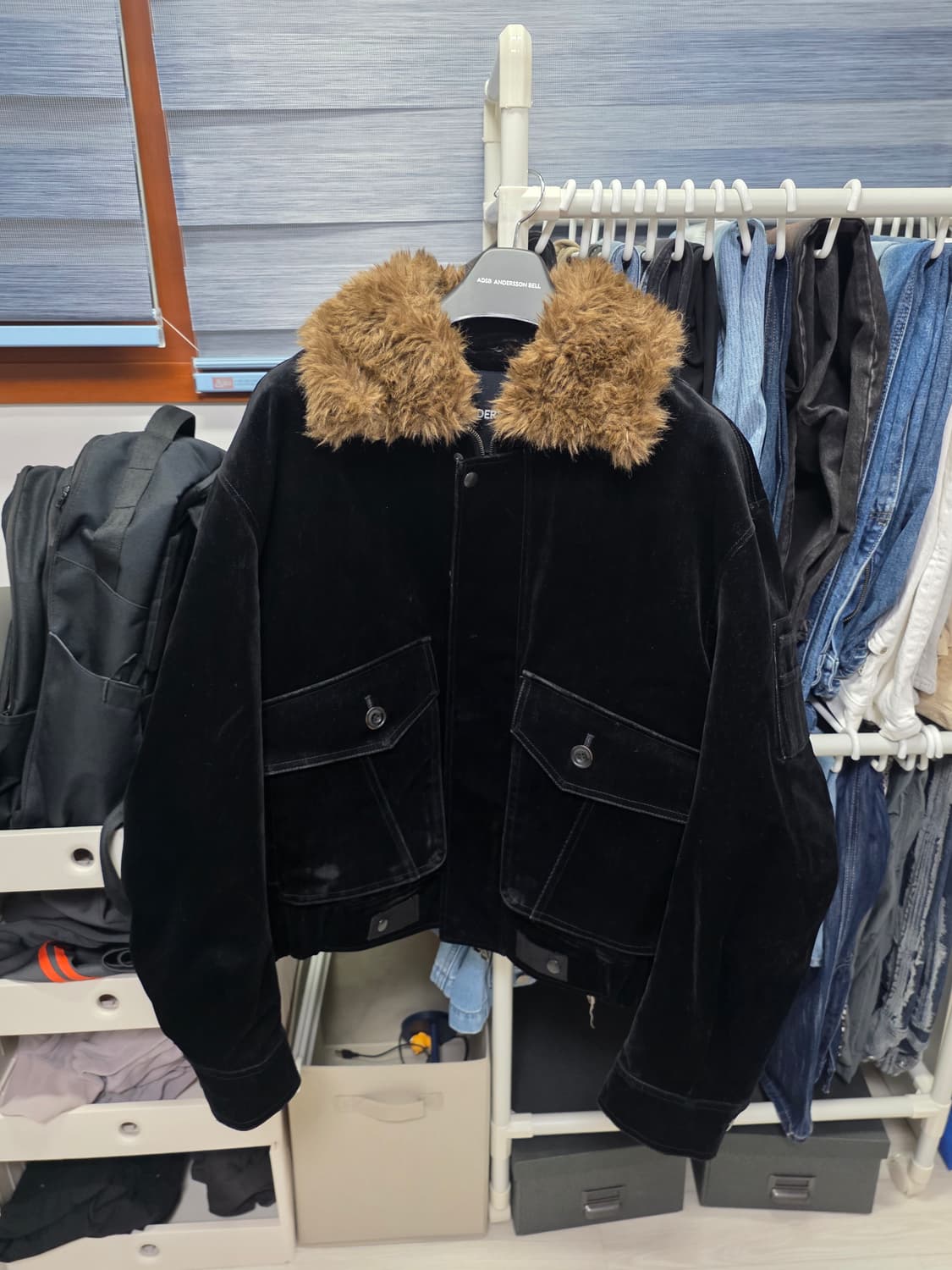 [XI] 엔더슨벨 벨벳 버 자켓MIKOOS

VELVET BOMBER 상품이미지1