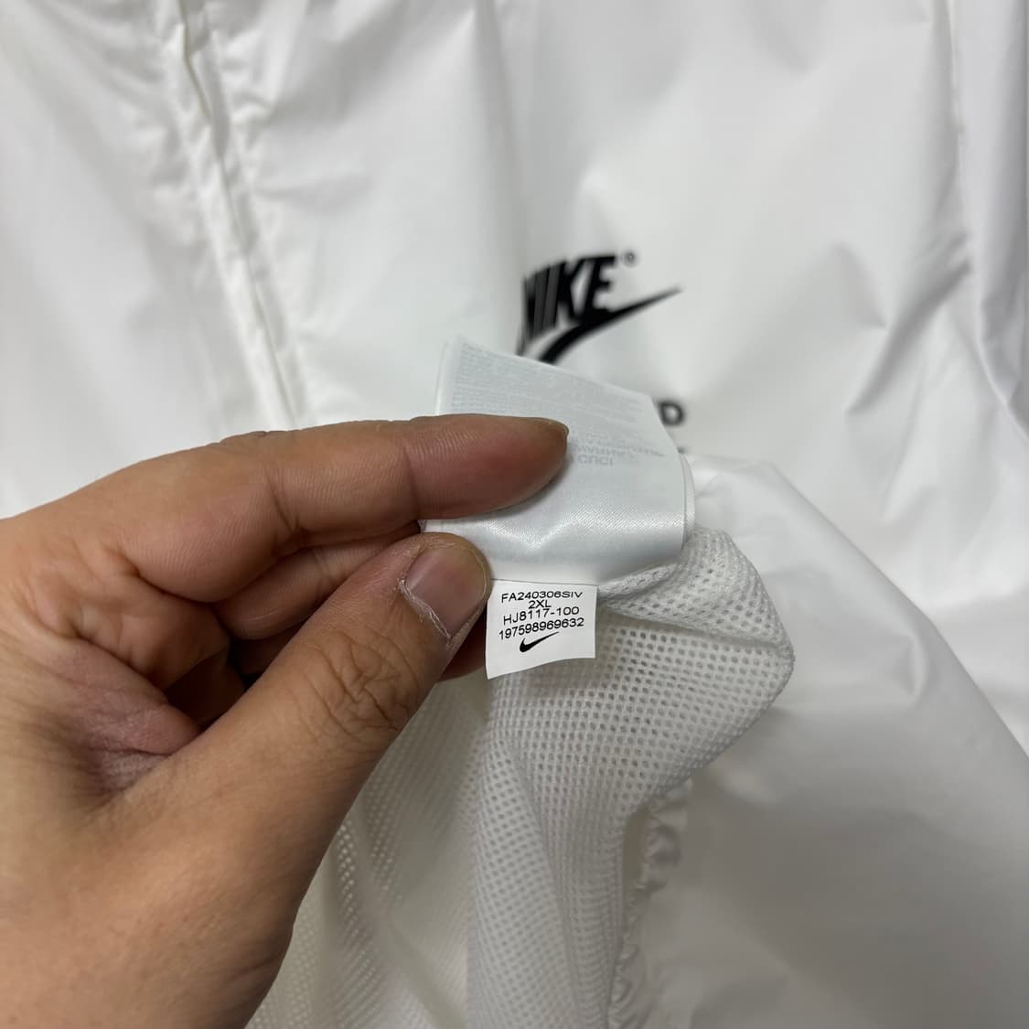 나이키 화이트 빅스우시 바람막이 상품이미지7