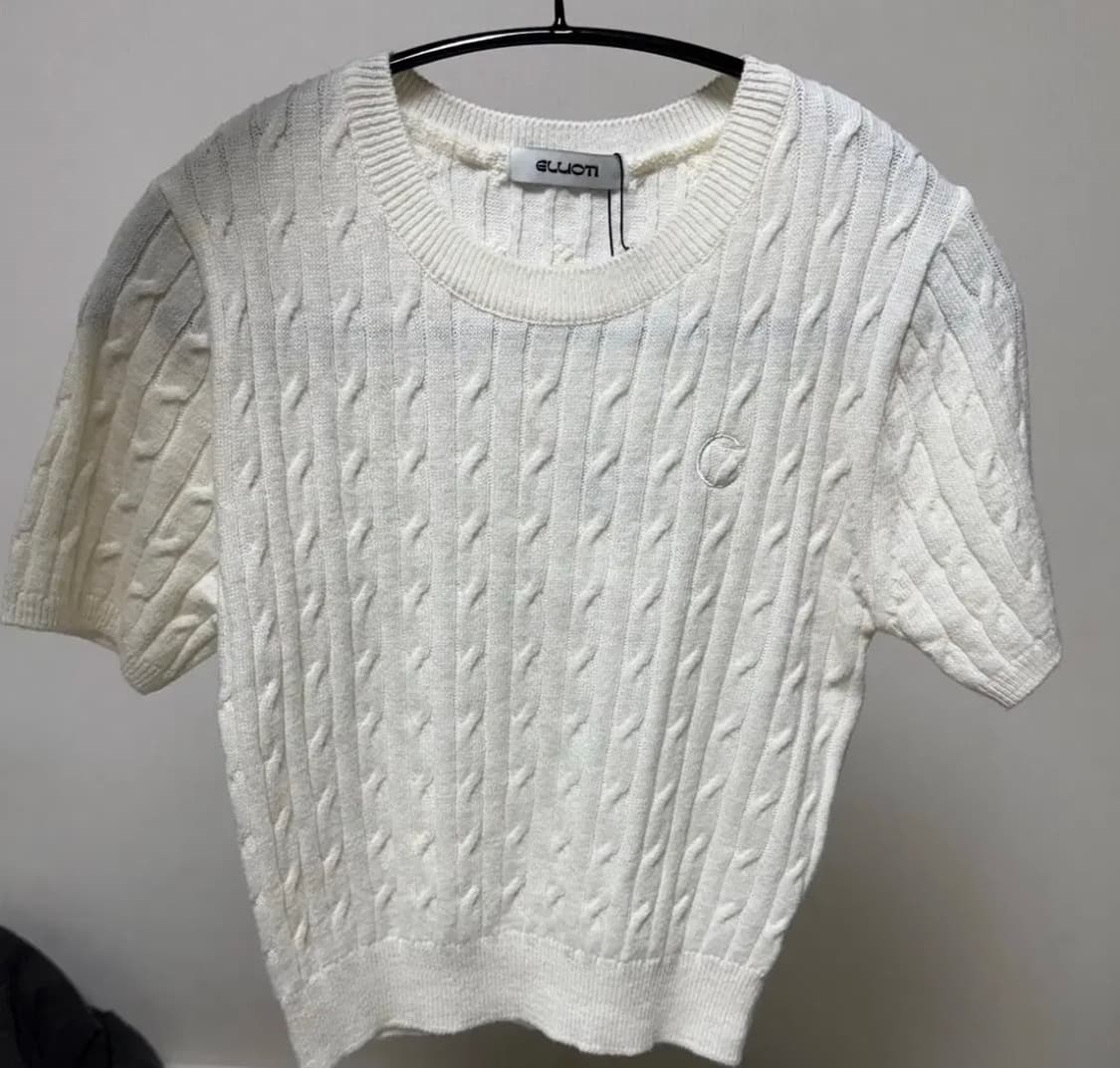 엘리오티 케이블 반팔 니트 아이보리 새상품 상품이미지2