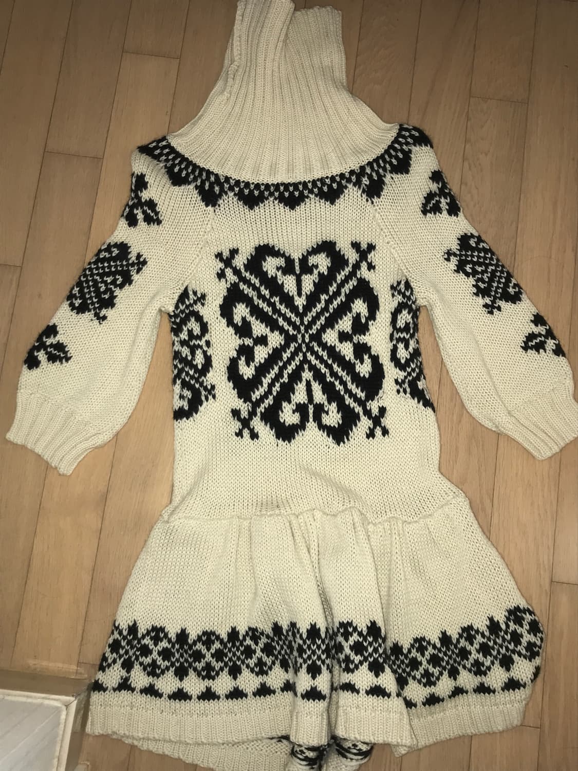 인스타 빈티지로 구매한 노르딕 무늬 니트 원피스 상품이미지4