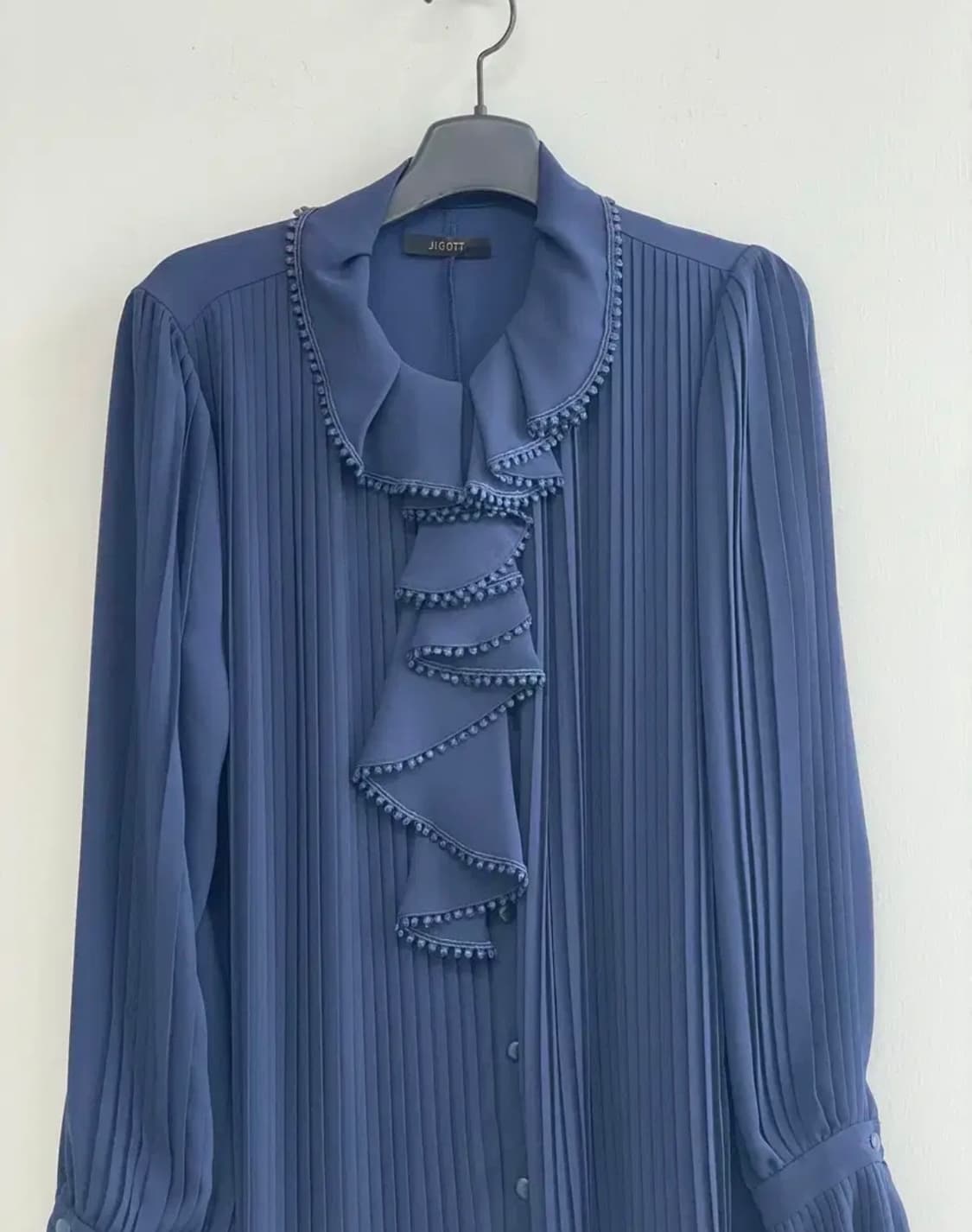 지고트(JIGOTT) 정품, 디테일이 정말 고급스러운 네이비 컬러 플리츠 상품이미지8