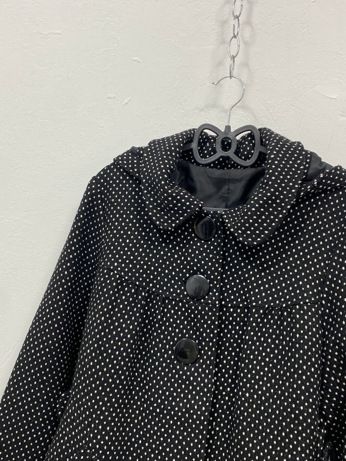 [JPN] 도트 블랙 후드 숏코트 상품이미지6