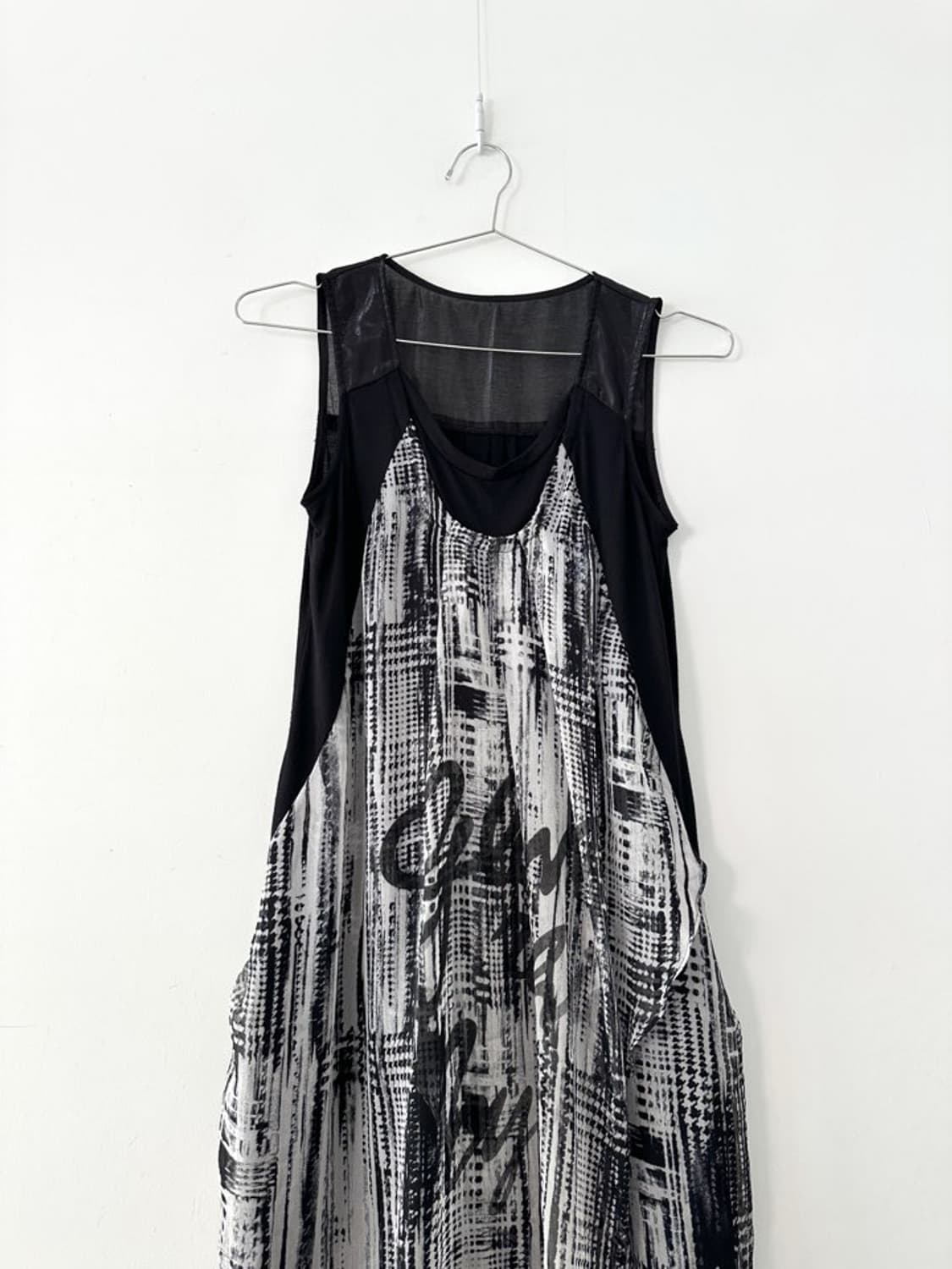 Geomatic painting unbal sleeveless  상품이미지2