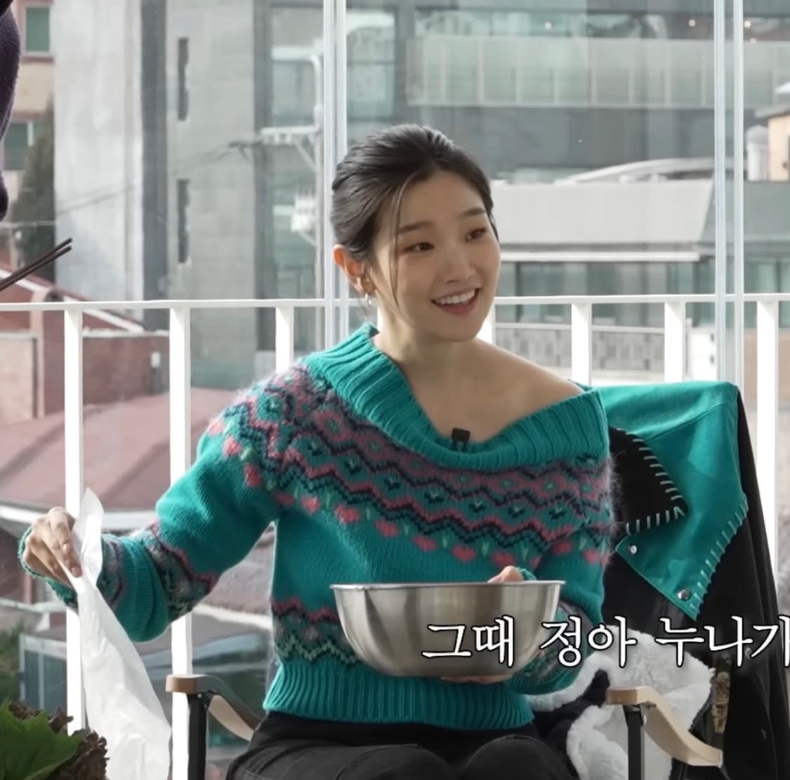 앤더슨벨 TAKO NORDIC OFF-SHOULDER KNIT TOP 상품이미지5