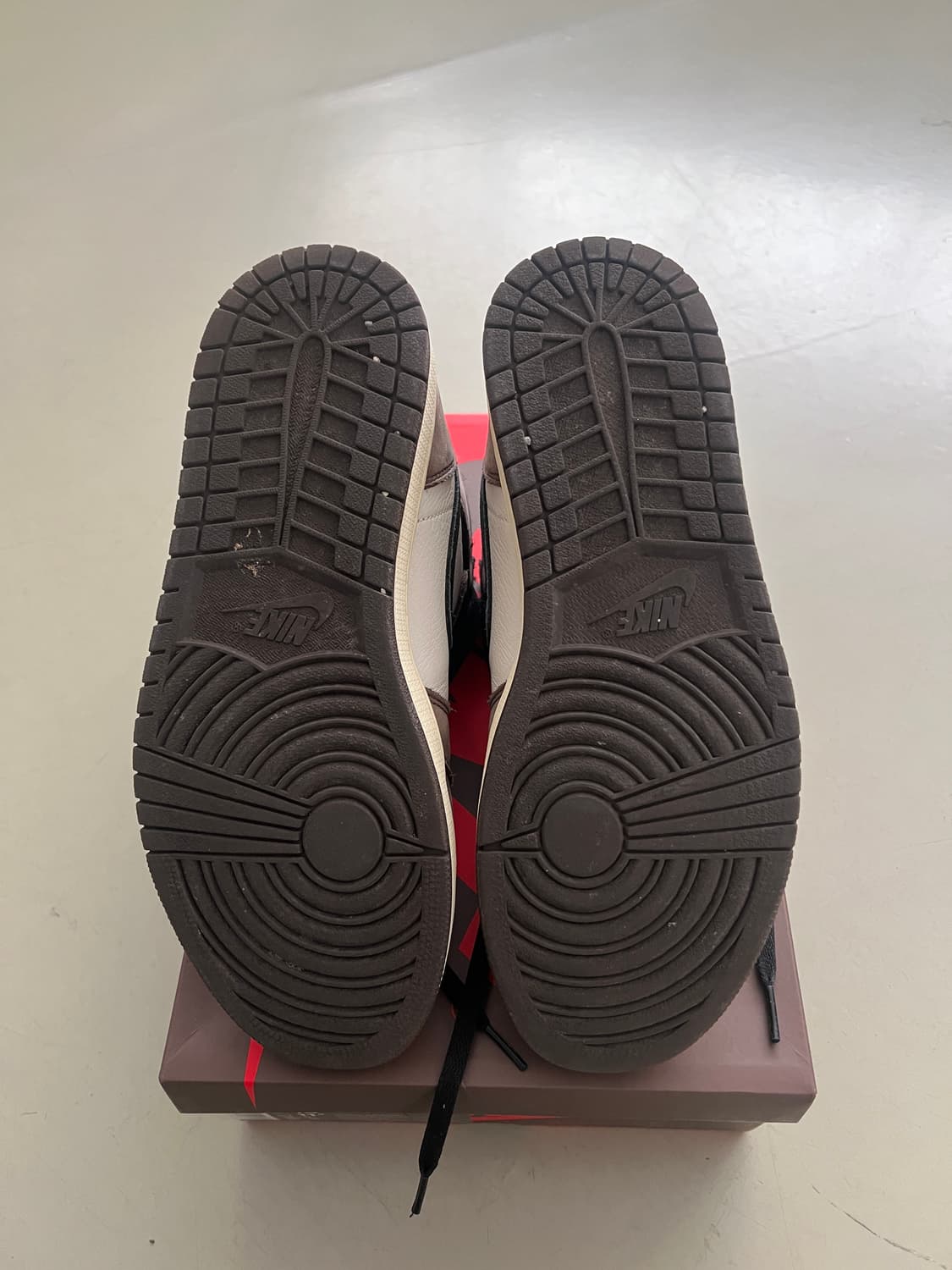 스캇 조던 1 모카 상품이미지5