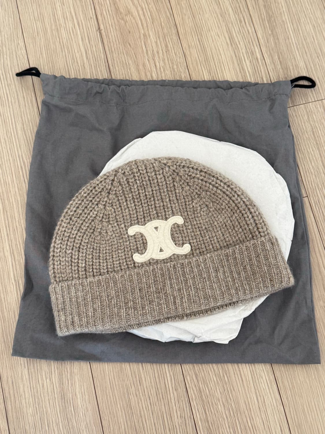 셀린느 트리옹프 비니 상품이미지2