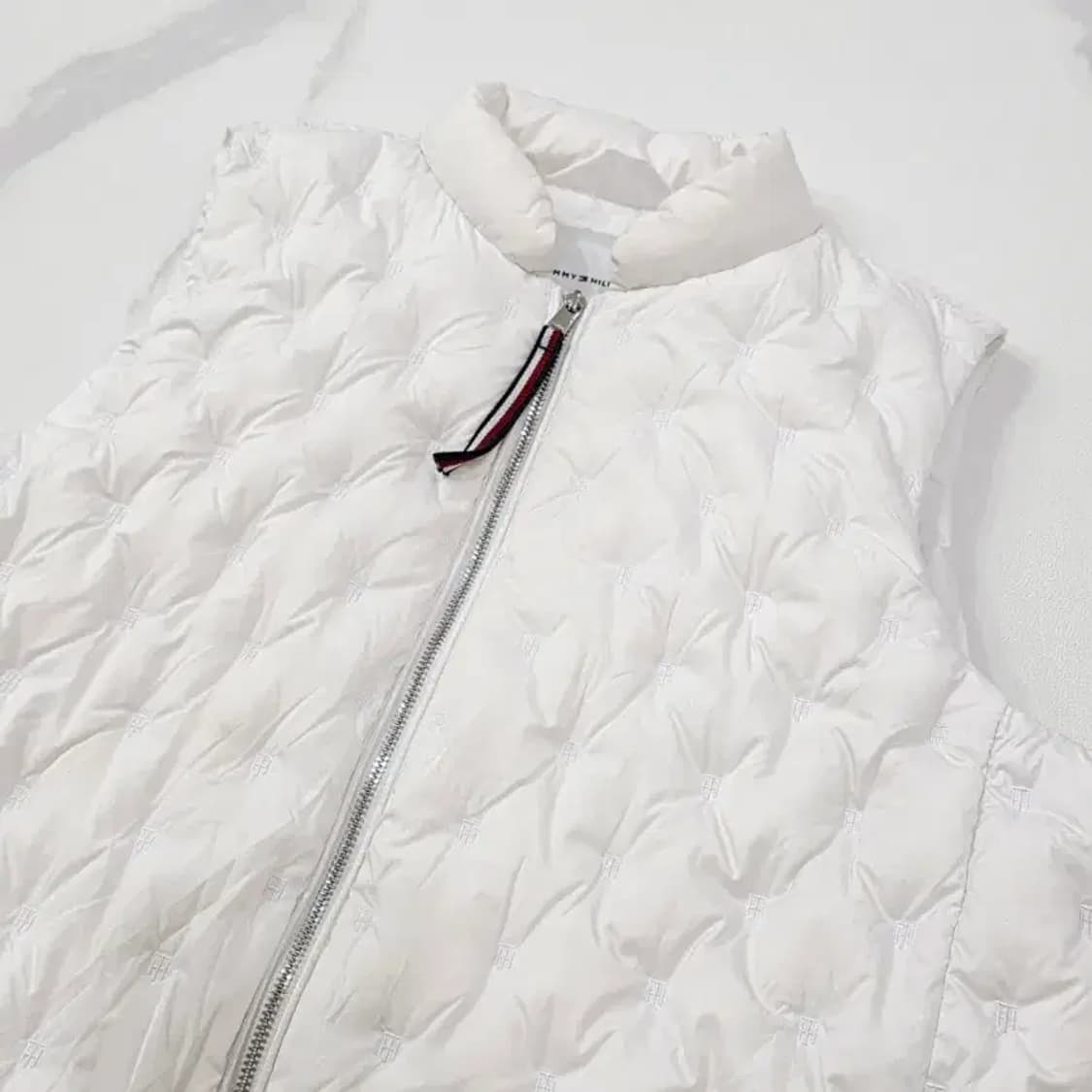 타미힐피거 여성 도트 자수 경량 다운 베스트 66~77 상품이미지2