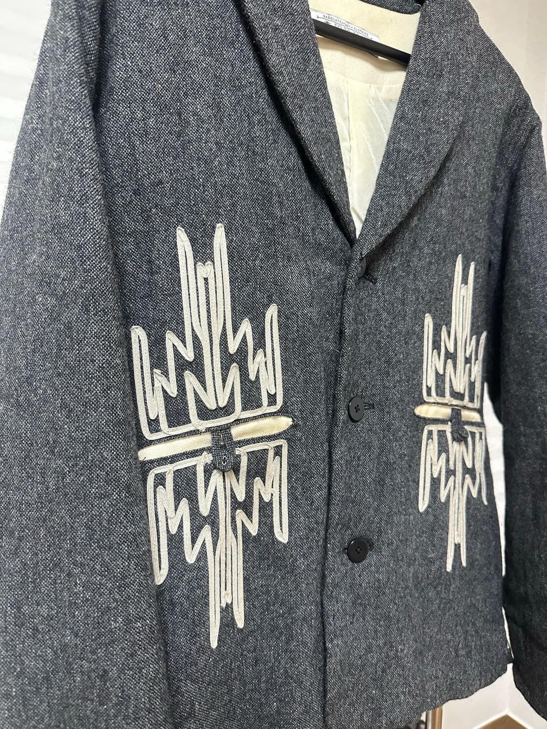 사스콰치패브릭스 3버튼 에스닉 울자켓 상품이미지3