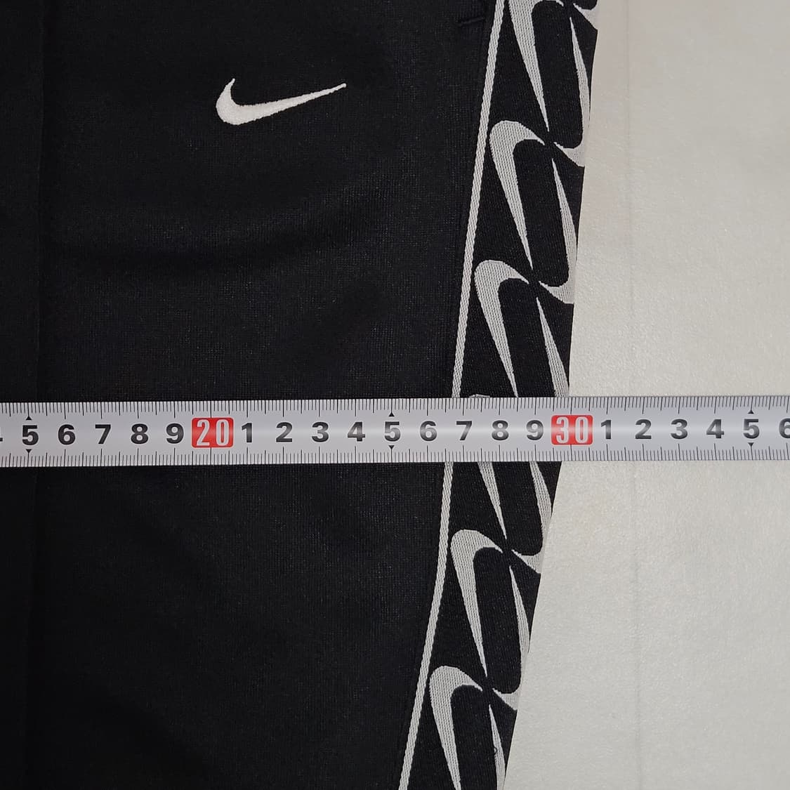 L 나이키 스우시 테이프 사이드라인 올드스쿨 트랙팬츠 상품이미지5