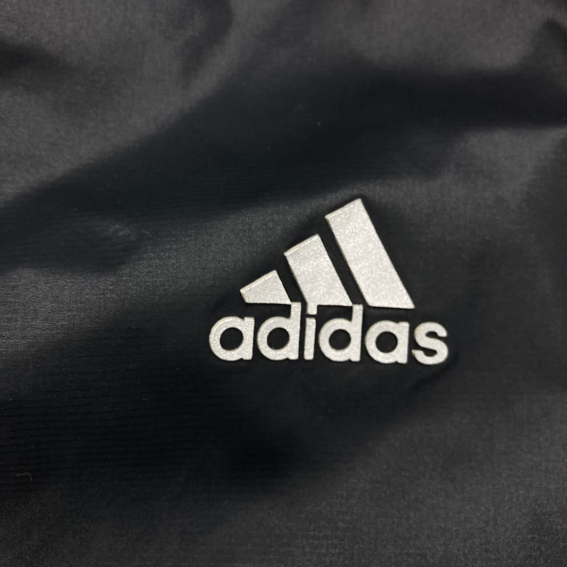 아디다스 블랙 컬러 스몰 로고 바람막이 상품이미지2
