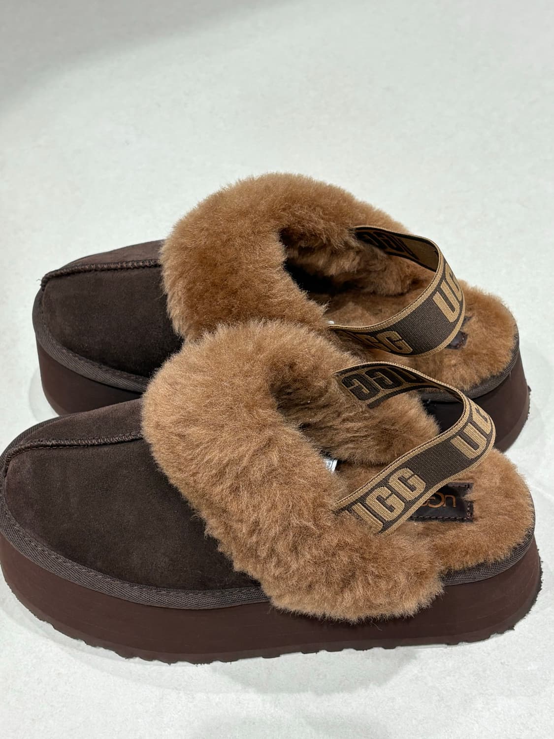 어그 펀케트 슬라이드 번트 시더 우먼스 us7w 상품이미지4