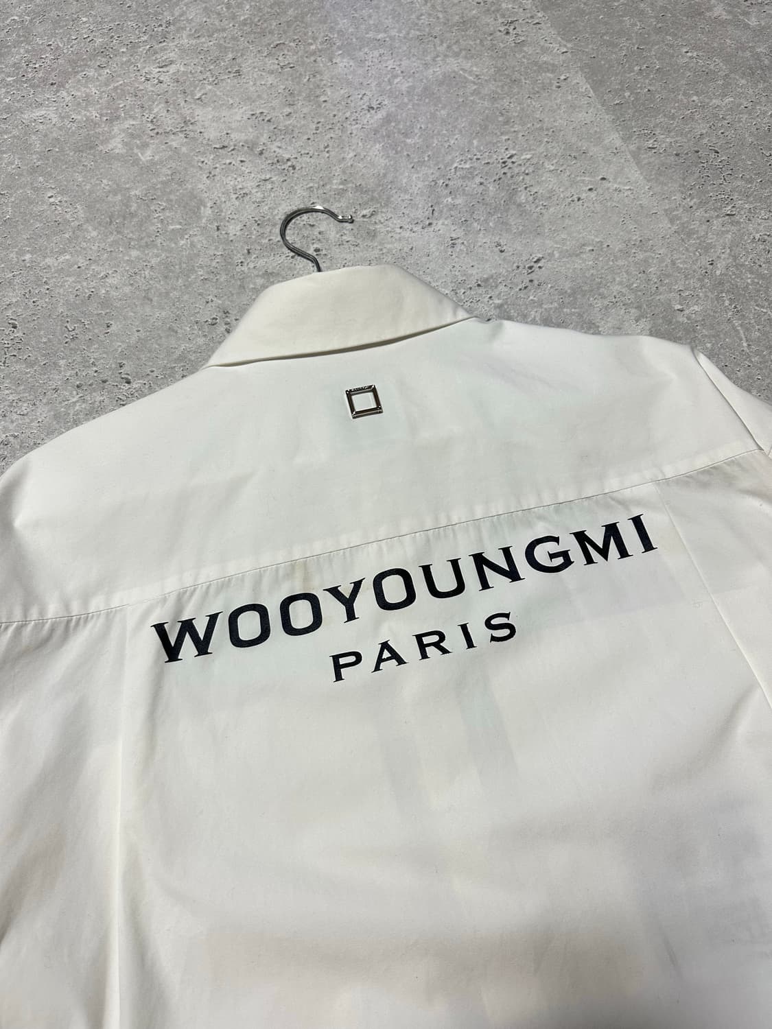 우영미 22ss 백로고 화이트 셔츠 상품이미지2