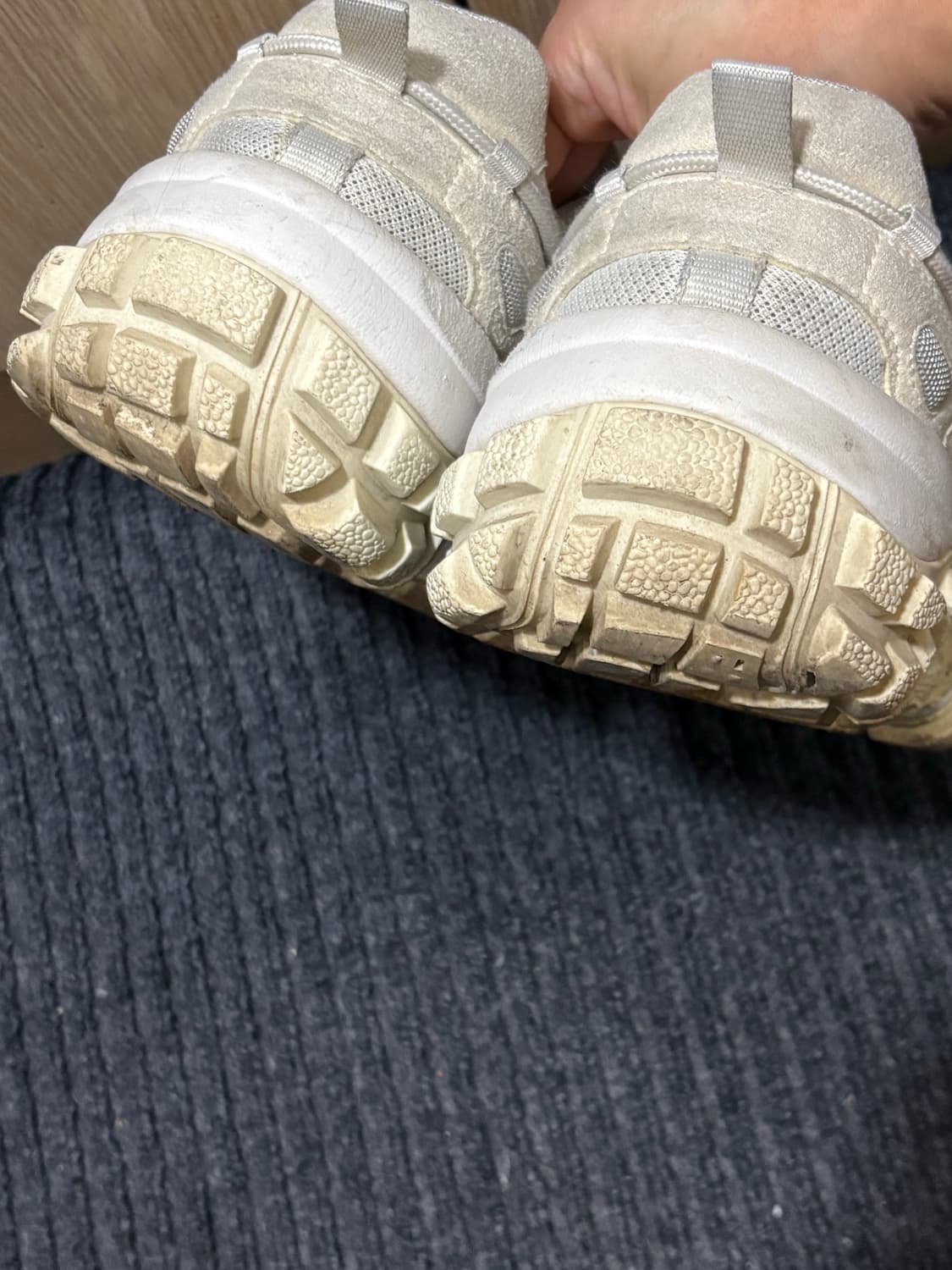 [Acne Studios] 아크네 스튜디오 볼스터 텀블드 스니커즈 화이트 상품이미지4