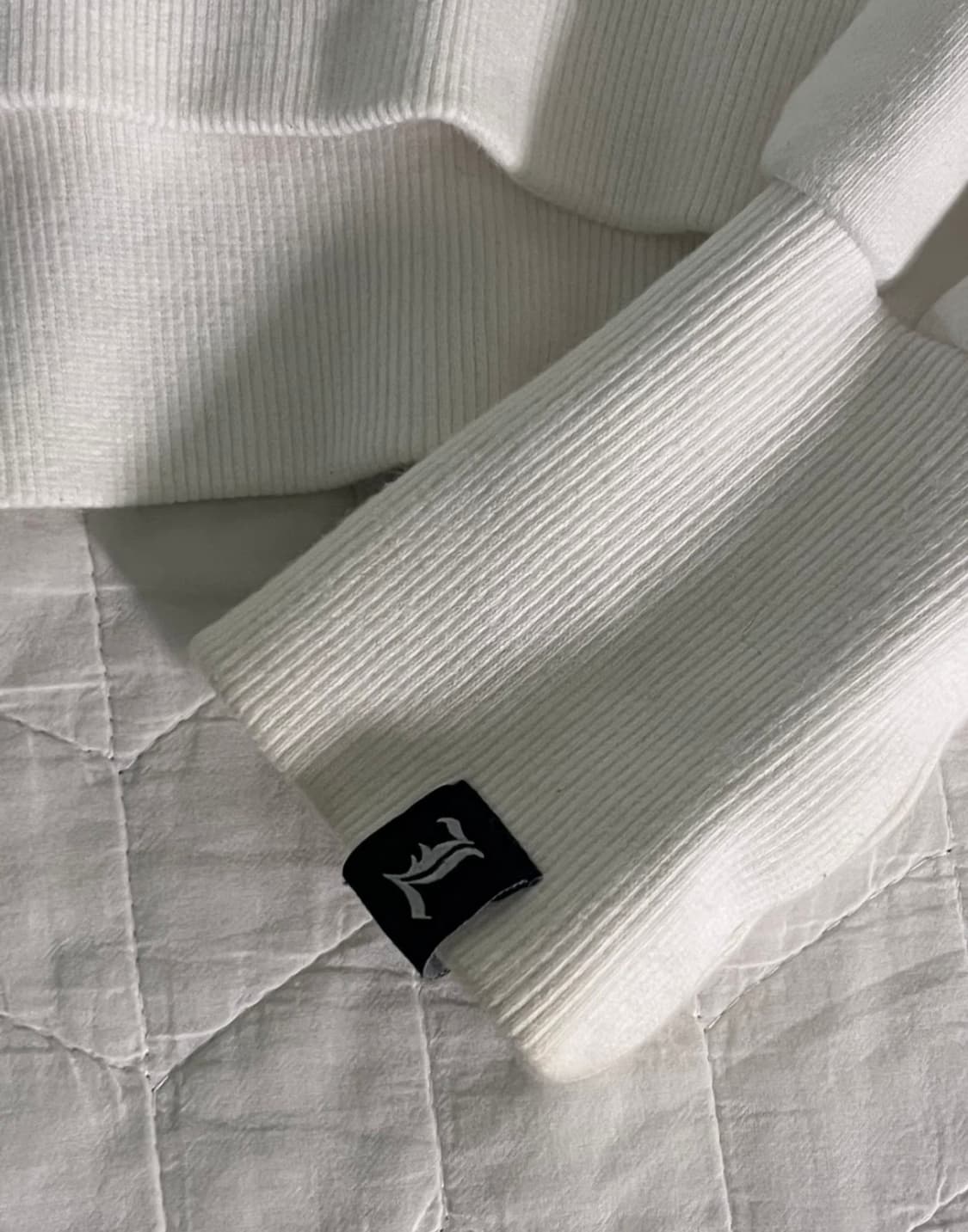 러브이즈트루 CH 2-WAY CROP HOOD ZIP UP 흰색 상품이미지6