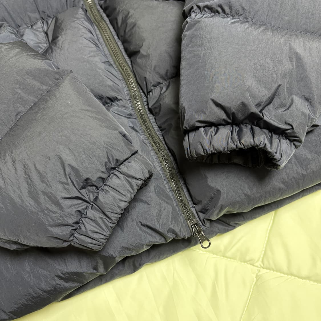 스톤아일랜드 23fw 크링클랩스 가먼트 다이드 패딩 다운 다크네이비 L 상품이미지9