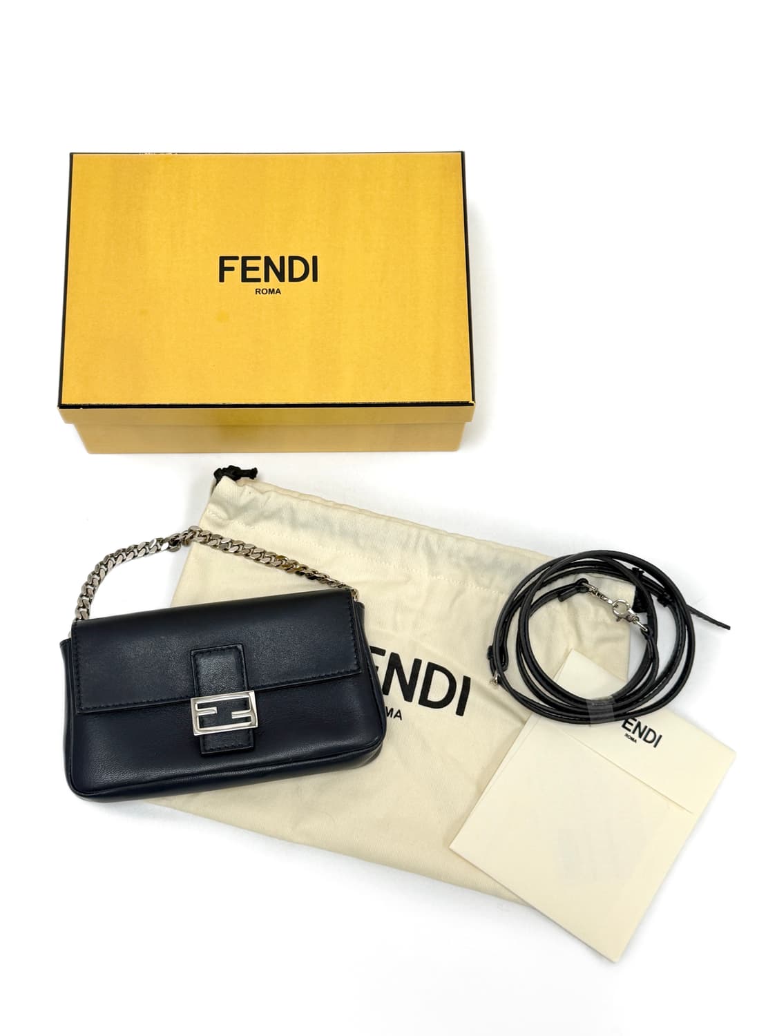 펜디 마이크로 바게트 나파 레더 체인 크로스백 상품이미지1