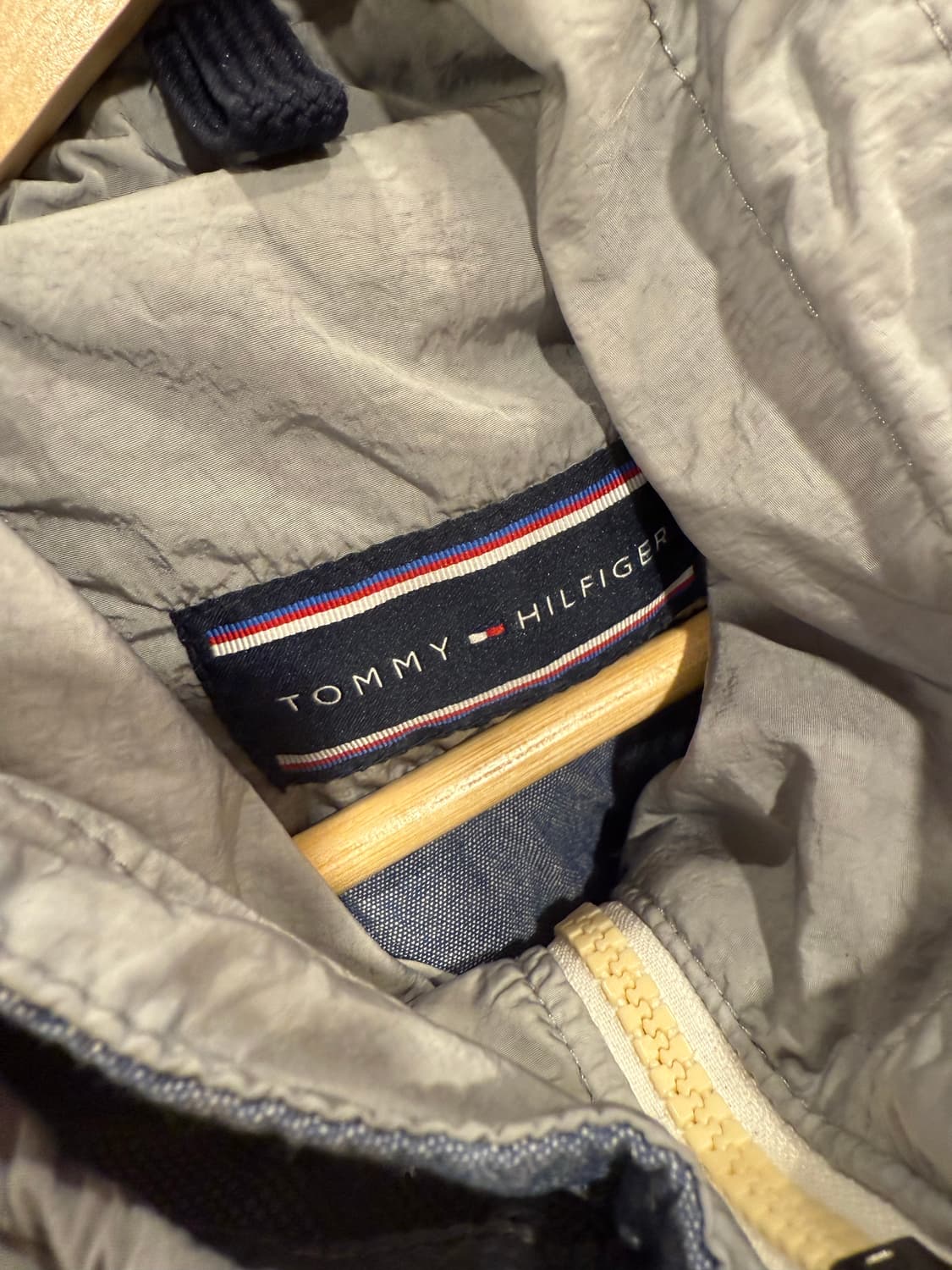 타미힐피거 그레이 윈드브레이커 상품이미지4