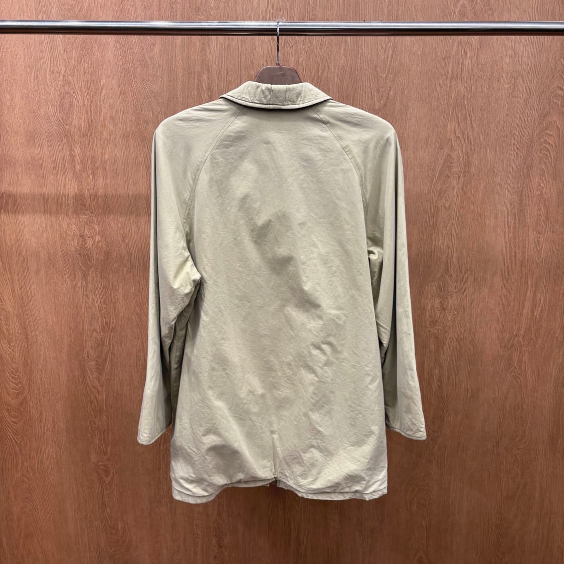 버버리 런던 하프 코트 히든 집업 노바 체크 배색 안감 디테일 베이지 상품이미지3