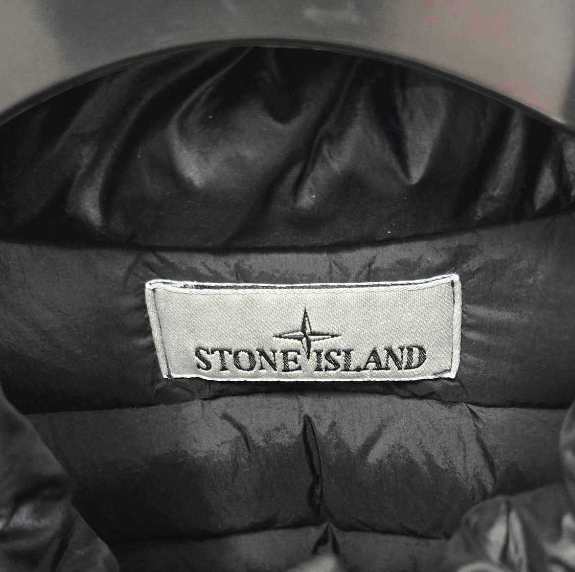 23ss 스톤아일랜드 경량 패딩 L사이즈 100 판매 상품이미지2